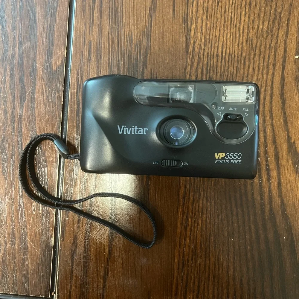 Vivitar VP3550 Focus Free Point & Shoot 35mm Film Camera